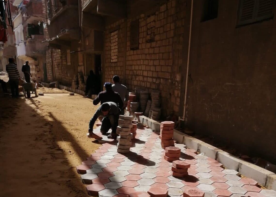 تطوير البنية التحتية ورفع كفاءة الرصف والصرف الصحي بالعامرية اول 16 - جريدة المساء