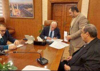 محافظ بورسعيد يوقع عقود تمليك عدد من المنشٱت الصناعية جنوب بورسعيد 27 - جريدة المساء