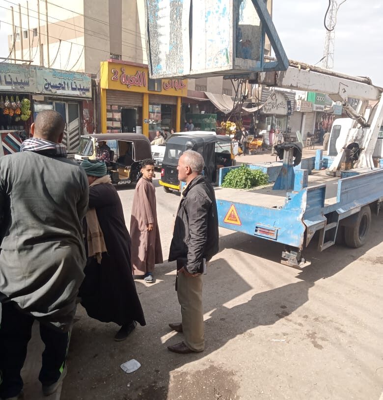 حملات إزالة مكبرة للإشغالات والإعلانات المخالفة بشوارع أسيوط 19 - جريدة المساء
