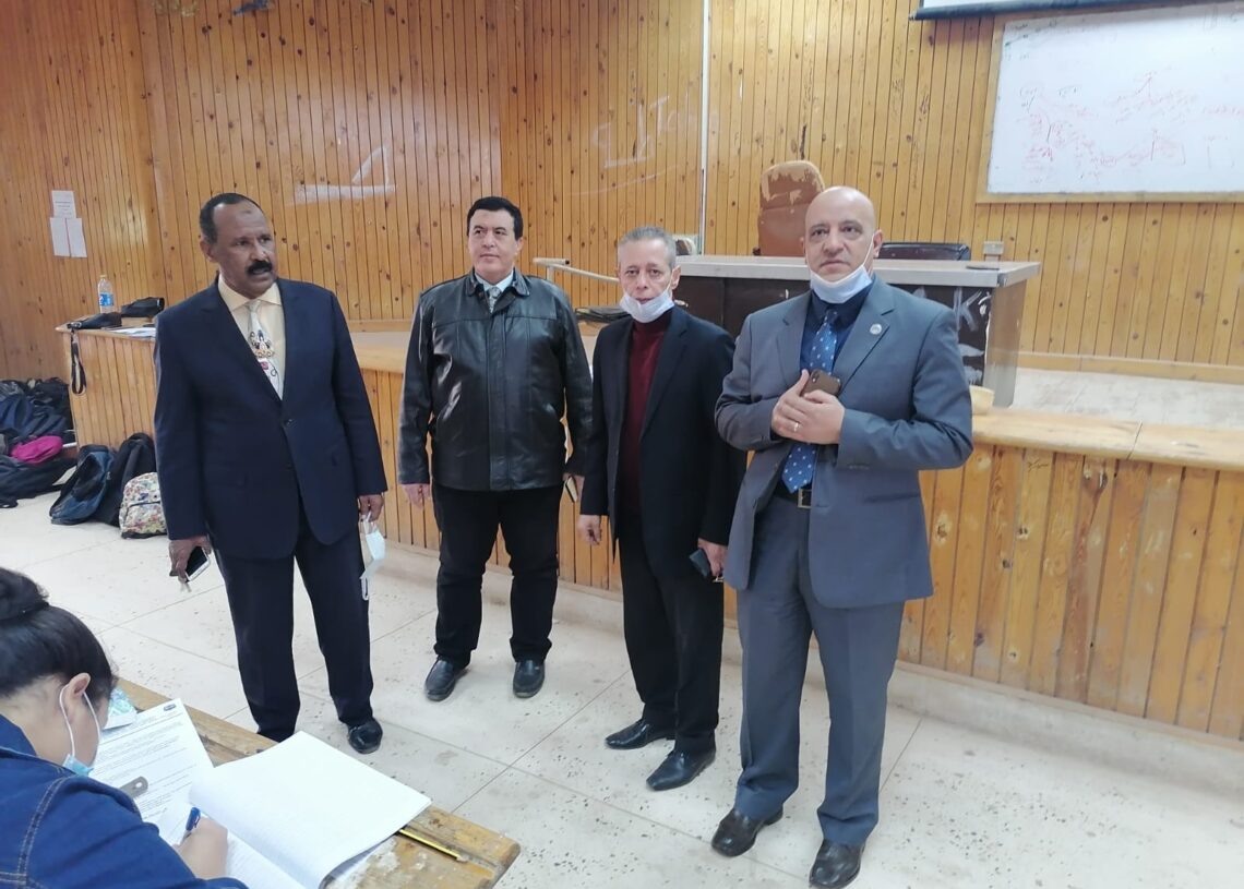 رئيس جامعة أسوان يتفقد امتحانات الفصل الدراسي الأول 20 - جريدة المساء رئيس جامعة أسوان يتفقد امتحانات الفصل الدراسي الأول 19 - جريدة المساء