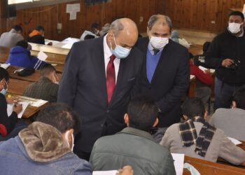 رئيس جامعة المنيا ونائبه لشئون الطلاب يتفقدان امتحانات "التربية الفنية" و"الزراعة" 23 - جريدة المساء