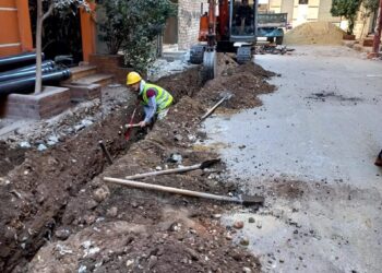 استمرار أعمال إحلال وتجديد شبكات مياه الشرب بشوارع حي شرق سوهاج 28 - جريدة المساء