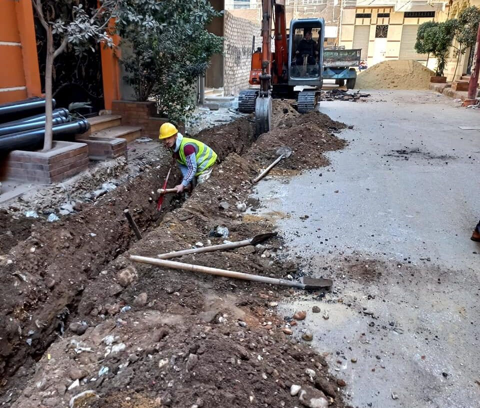 استمرار أعمال إحلال وتجديد شبكات مياه الشرب بشوارع حي شرق سوهاج 20 - جريدة المساء استمرار أعمال إحلال وتجديد شبكات مياه الشرب بشوارع حي شرق سوهاج 19 - جريدة المساء
