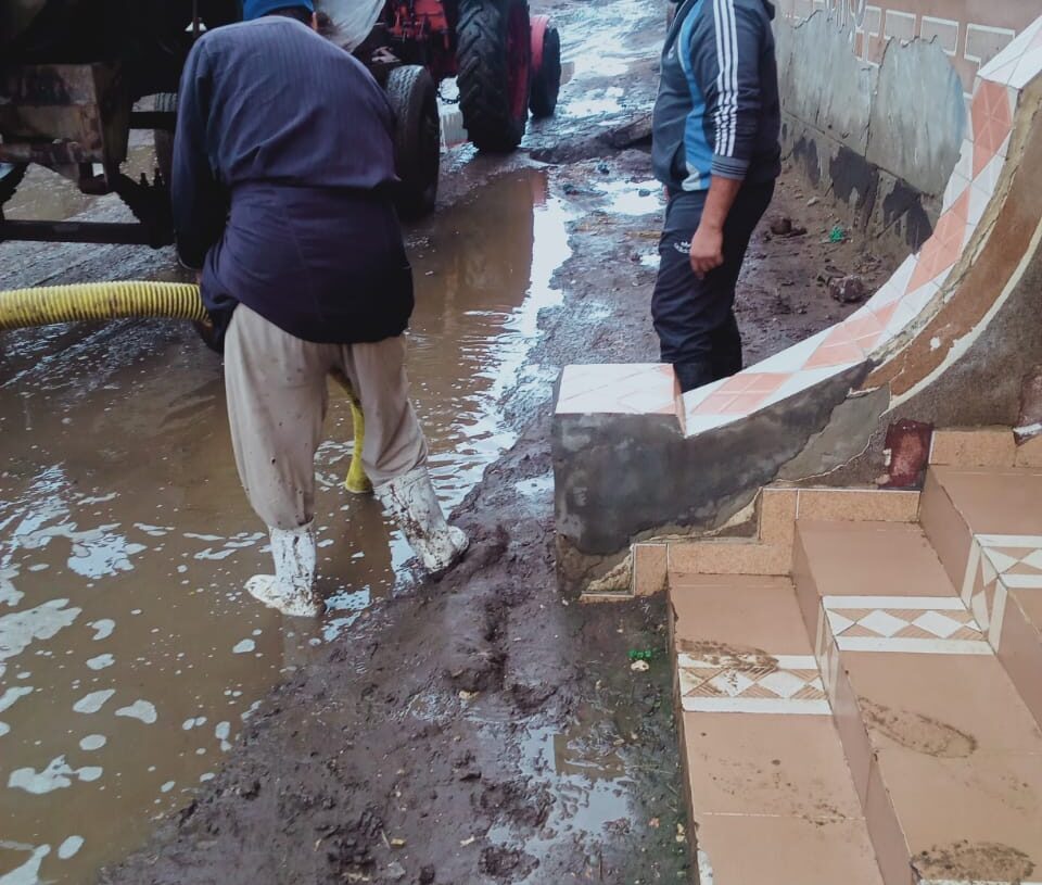 إزالة مياه الأمطار واستمرار أعمال النظافة في بيلا 16 - جريدة المساء