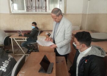 محافظ كفر الشيخ يتابع امتحانات الصف الأول الثانوى فى يومها الأول 29 - جريدة المساء