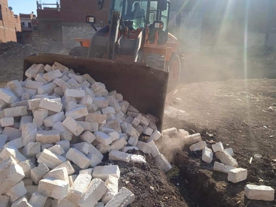 ازالة 16 حالة تعدي على الأراضى الزراعية بمراكز المنيا ، ضمن أعمال الموجة 19 لإزالة التعديات 17 - جريدة المساء