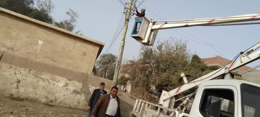 رفع ٦٥٠ طن مخلفات وصيانة وتركيب ٥٠ لمبه ليد وتركيب ٧٠ كشاف ليد وشد ٨٠٠متر اسلاك كهربائية بقرية طوخ الخيل 19 - جريدة المساء رفع ٦٥٠ طن مخلفات وصيانة وتركيب ٥٠ لمبه ليد وتركيب ٧٠ كشاف ليد وشد ٨٠٠متر اسلاك كهربائية بقرية طوخ الخيل 18 - جريدة المساء