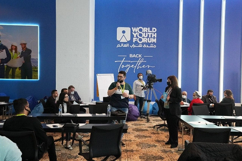 مُنتدى شباب العالم