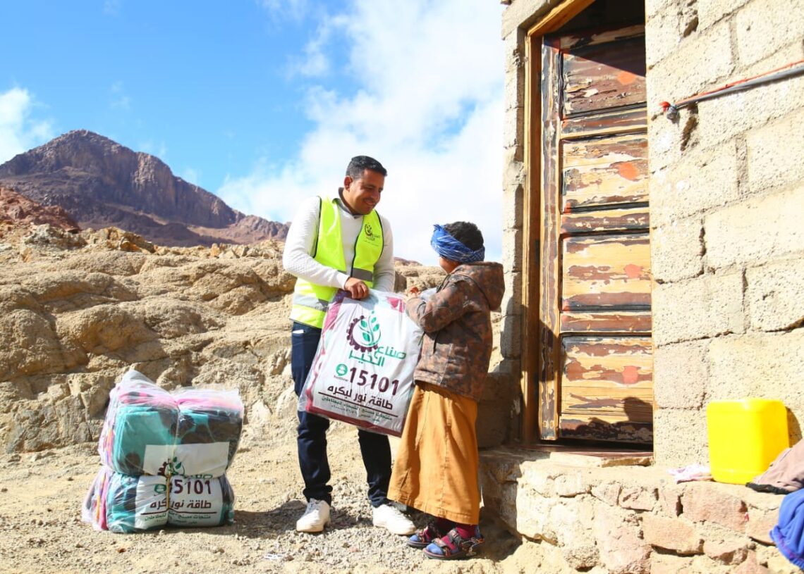 صناع الخير تصل بمبادرة "صناع الدفا" إلى "سانت كاترين".. أكثر المناطق برودة على مستوى الجمهورية 20 - جريدة المساء صناع الخير تصل بمبادرة "صناع الدفا" إلى "سانت كاترين".. أكثر المناطق برودة على مستوى الجمهورية 19 - جريدة المساء