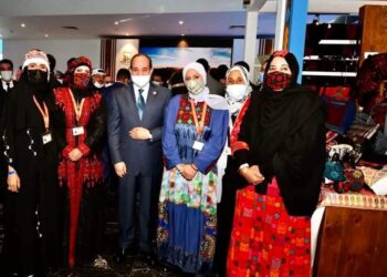 كنوز وإبداعات المراة السيناوية تبهر ضيوف مصر بمعرض منتدي شباب العالم 17 - جريدة المساء