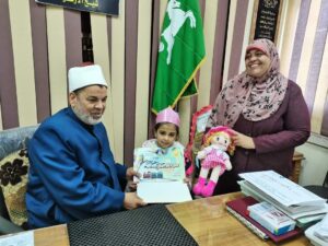 رئيس أزهر الشرقية يكرم الطفلة " جوري" لتميزها في الخطابة 21 - جريدة المساء