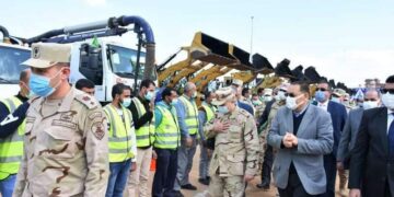 محافظ الشرقية وقائد قوات الدفاع الشعبي و العسكري يشهدان إصطفاف المعدات الهندسية والفنية المشاركة في التدريب العملي المشترك صقر 91 لمجابهة الأزمات والكوارث 1 - جريدة المساء