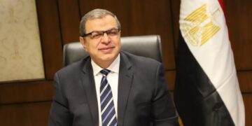 القوي العاملة : تحصيل 275 ألف جنيه مستحقات مصري بقطر 1 - جريدة المساء