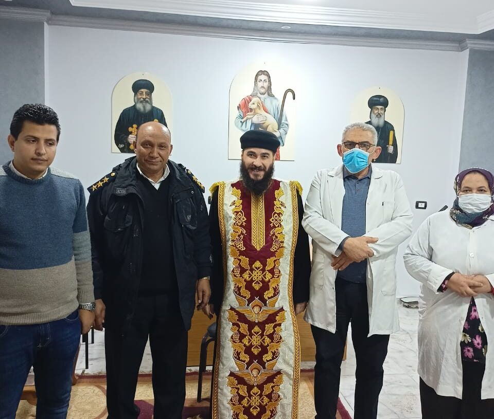 "القاضى " يقدم التهنئة للأقباط بمناسبة عيد الميلاد بمطرانيات وكنائس مدينة المنيا 17 - جريدة المساء