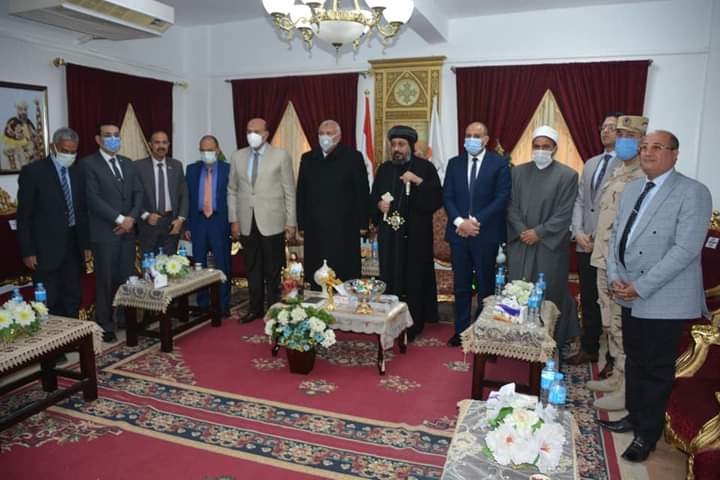 محافظ الوادى الجديد يزور كنيسة السيدة العذراء للتهنئة بعيد الميلاد المجيد 17 - جريدة المساء