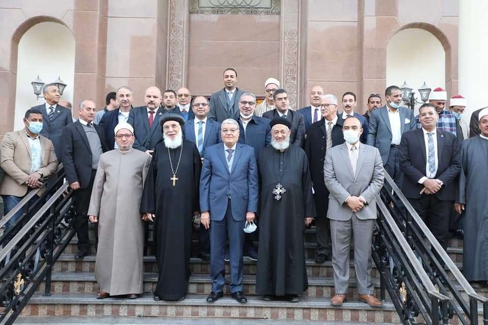 محافظ المنيا يقدم تهنئة عيد الميلاد المجيد في مطرانيات وكنائس 4 مراكز 19 - جريدة المساء