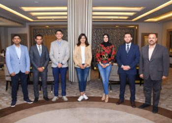 وزيرة الهجرة تلتقي شباب المصريين بالخارج المشاركين في منتدى العالم 21 - جريدة المساء