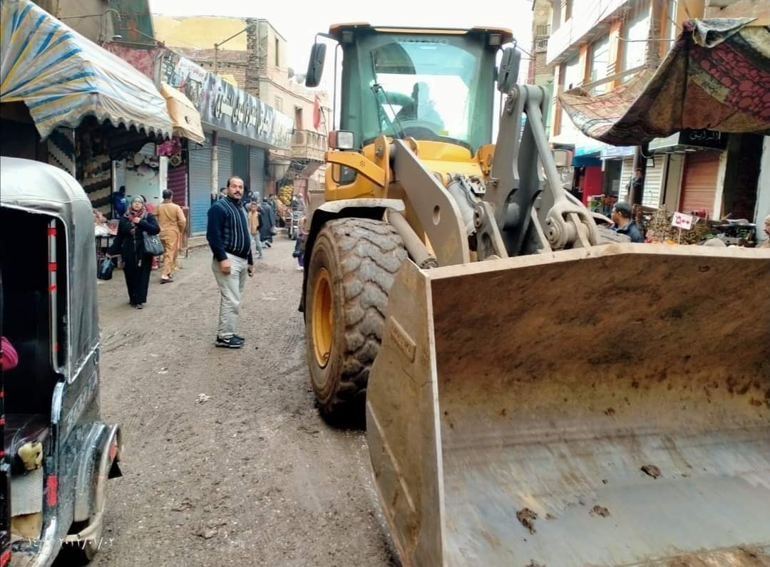 الأجهزة التنفيذية بمدينة الفيوم تواصل حملاتها المكبرة لرفع الإشغالات والتعديات 19 - جريدة المساء