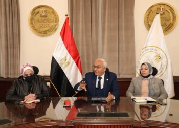 وزارة التعليم تناقش إعداد حقائب تدريبية لمعلمى الصف الرابع الابتدائى 13 - جريدة المساء