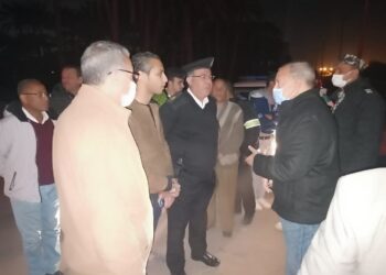 " الهجان " يضبط سيارتين تلقي القمامة بمنطقة الجبل الاصفر بالخانكة 18 - جريدة المساء