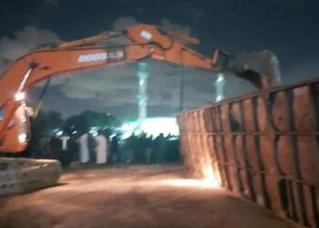 "كونتينر الخردة" أغلق طريق الإسكندرية القاهرة الصحرواي 33 - جريدة المساء