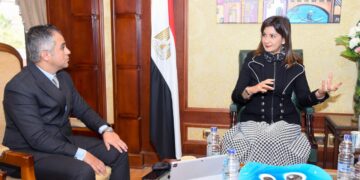 وزيرة الهجرة تستقبل الرئيس التنفيذي لمؤسسة (شباب القادة) 1 - جريدة المساء