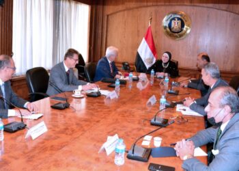 جامع لرئيس "التجارة الألمانية": الإستفادة من خبرات ألمانيا المتطورة فى صناعة السيارات والطاقة المتجددة 29 - جريدة المساء
