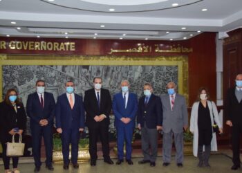 اجتماع هيئة "الاعتماد والرقابة الصحية" ومحافظ الاقصر 25 - جريدة المساء