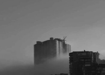 ظاهرة نادرة الضباب يجتاح الأسكندرية وسط هطول الامطار 25 - جريدة المساء