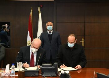 وزير النقل يشهد توقيع مذكرة تفاهم بين ترانس أي تي وشركة ايطاليه في مجال انظمة نقل السكه الحديد 16 - جريدة المساء