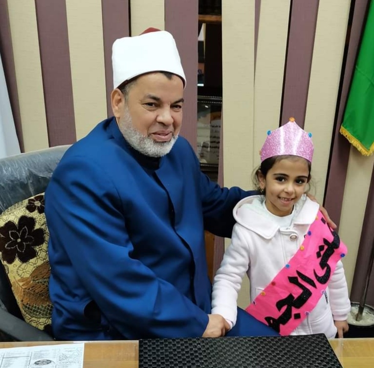 رئيس أزهر الشرقية يكرم الطفلة " جوري" لتميزها في الخطابة 19 - جريدة المساء