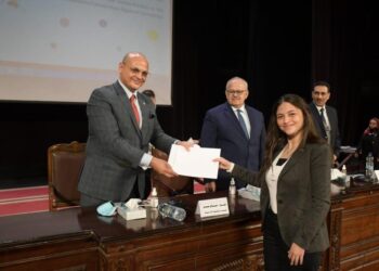 تكريم 140 طالبا وطالبة بجامعة القاهرة في "مؤتمر مكافحة الفساد" 31 - جريدة المساء