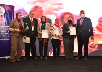 المتينى يشهد ختام فعاليات المؤتمر ال 16 لقسم "الطب الطبيعي والروماتيزم" بعين شمس 27 - جريدة المساء