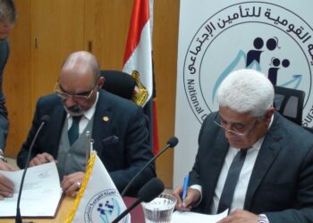 "جمال عوض": مد خدمات التأمين الصحى لعمال المقاولات وحالات انتهاء الخدمة قبل الشيخوخة 21 - جريدة المساء