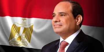 وزير الداخلية يقدم للرئيس عبد الفتاح السيسي هدية تذكارية بمناسبة الاحتفال بعيد الشرطة 70 1 - جريدة المساء