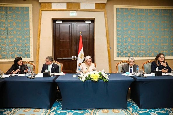 وزيرة البيئة : ناقشنا مخرجات جلاسكو والطريق إلى شرم الشيخ واستعدادات مصر لقيادة العمل المناخي العالمي 19 - جريدة المساء