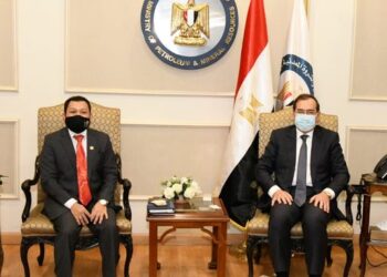 مباحثات مصرية ماليزية في مجال البترول والغاز 17 - جريدة المساء