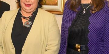 وزيرة الهجرة تثمن جهود "الثقافة" وإمداد مدرسة "نجيب محفوظ" المصرية بإيطاليا بإصدارات عن الأديب العالمي 2 - جريدة المساء وزيرة الهجرة تثمن جهود "الثقافة" وإمداد مدرسة "نجيب محفوظ" المصرية بإيطاليا بإصدارات عن الأديب العالمي 1 - جريدة المساء