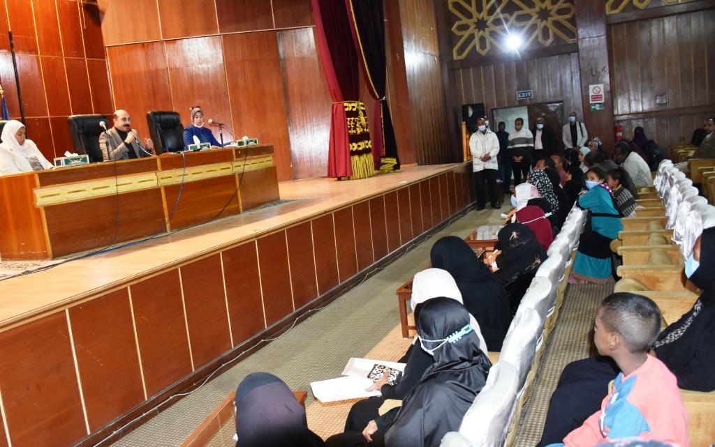 محافظ أسوان : إجراء التحاليل الطبية أثناء اللقاءات الدورية مع المواطنين وضبط عدد كبير من المتعاطين 19 - جريدة المساء