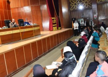 محافظ أسوان : إجراء التحاليل الطبية أثناء اللقاءات الدورية مع المواطنين وضبط عدد كبير من المتعاطين 22 - جريدة المساء