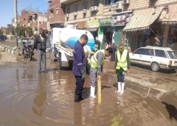 رفع تجمعات مياه الامطار وتفقد مخرات السيول للتأكد من جاهزيتها لاستقبال مياه الأمطار بالمنيا 21 - جريدة المساء