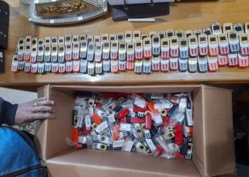 جمارك السلوم تضبط محاولة تهريب هواتف محمولة وساعات ذكية وكاميرات المراقبة 22 - جريدة المساء