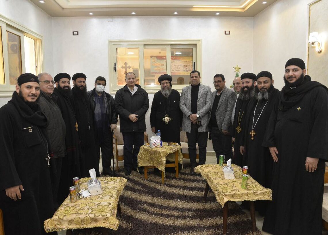 محافظ أسيوط يستعرض مشروعات حياة كريمة في زيارته لمطرانية الأقباط الأرثوذكس بمنفلوط 17 - جريدة المساء