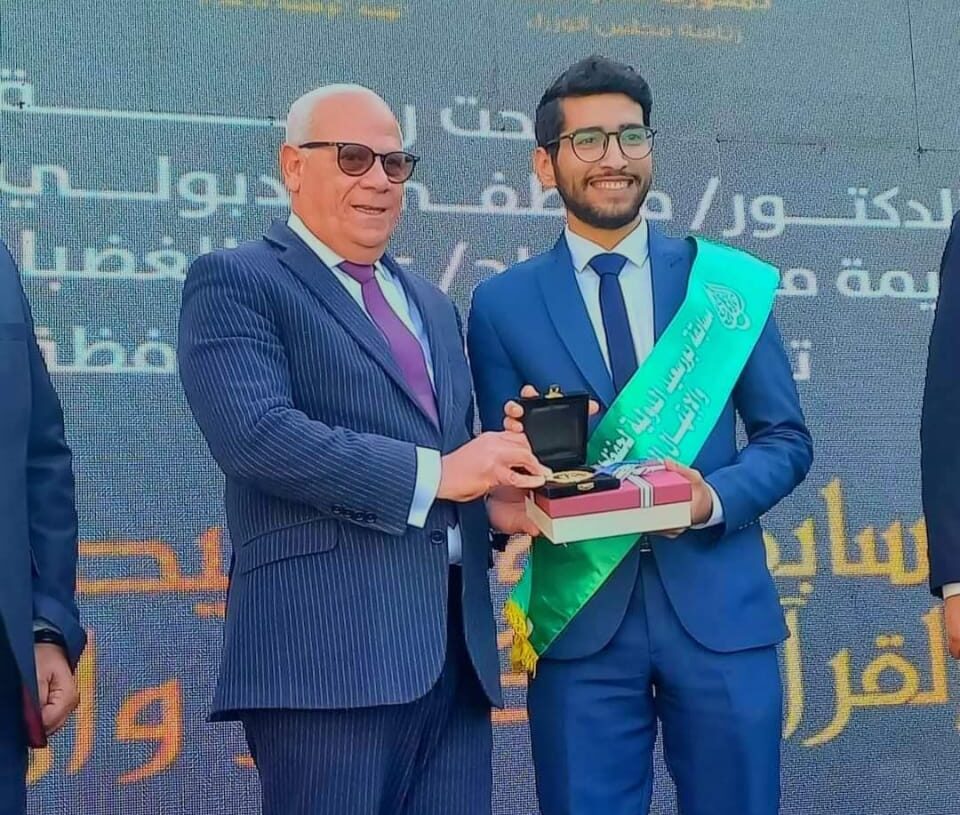 حشاد يحصل على المركز الأول عالميًا في الإنشاد الديني ومحافظ مطروح يهنئه 19 - جريدة المساء