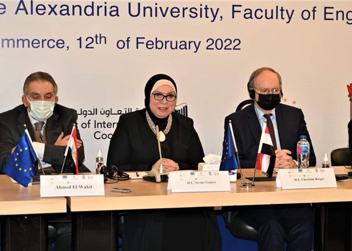 آخر صيحة فى التكنولوجيا .. سوق الخضار والفاكهة بالإسكندرية بالطاقة الكهربائية النظيفة 16 - جريدة المساء