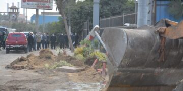 إزالة 20 حالة تعدي علي حرم الطريق الزراعي بشبرا الخيمة 1 - جريدة المساء