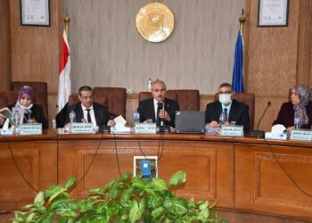 رئيس جامعة القناة : صندوق لرعاية الاساتذة والطلاب النوابغ والموهوبين 21 - جريدة المساء