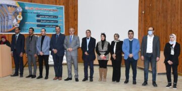 تكريم ١٠٠ طالب وطالبة في ختام معسكر اعداد القادة بجامعة القناة 1 - جريدة المساء