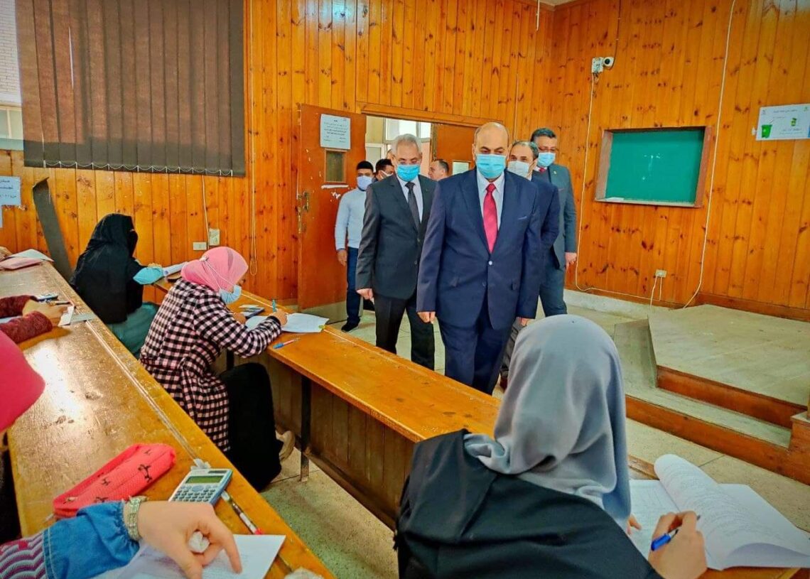 أكثر من 70 ألف طالب وطالبة في 20 كلية بجامعة المنيا يختتمون امتحانات الفصل الدراسي الاول نهاية الأسبوع الحالي 20 - جريدة المساء أكثر من 70 ألف طالب وطالبة في 20 كلية بجامعة المنيا يختتمون امتحانات الفصل الدراسي الاول نهاية الأسبوع الحالي 19 - جريدة المساء