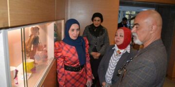 إطلالة بديعة لأعمال الفنانة لبني الشربيني تزين معرض "فكر اللون" 1 - جريدة المساء